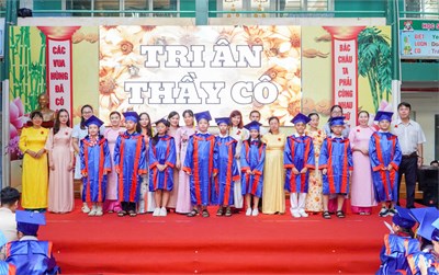 Tổ chức Lễ tri ân và trưởng thành cho học sinh lớp 5 tại cơ sở 1.